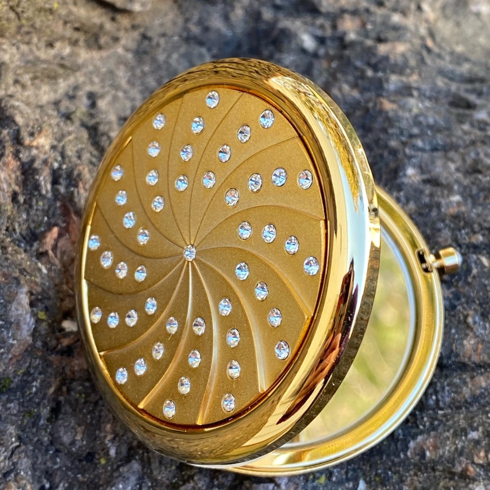 Elegant Gold Compact Mirror with Crystal Accents